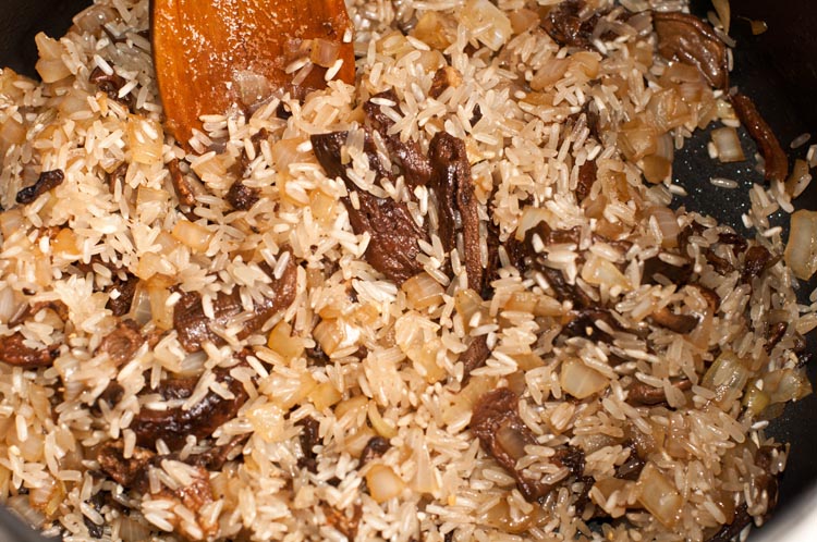 agregar arroz al risotto de setas