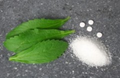 stevia en hojas, polvo y pastillas