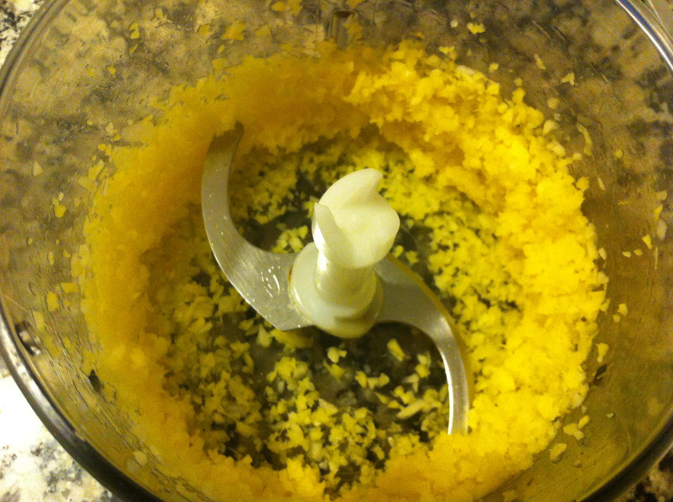 mezclar curry con jengibre picado
